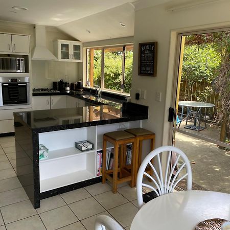 Spacious Home Paraparaumu Extérieur photo